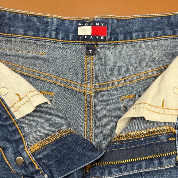 Vintage 90s Women’s Tommy Hilfiger Jeans Denim Slim Shorts Medium Wash Jorts 7 - Picture 5 of 7